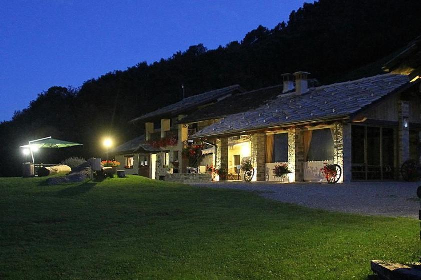 Hotel Ca Praudin Vico Canavese Exterior foto